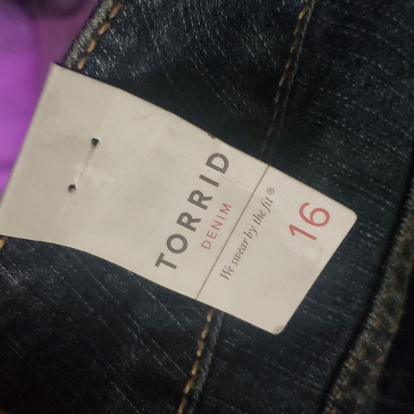 Plus Size 16 New Torrid Vintage Stretchy Jeans Shorts women's - Picture 6 of 8